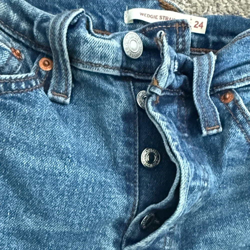 Levi's Wedgie Straight Denim Jeans - Blue with Brown Stitching - Picture 3 of 8